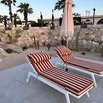 Cora May Central Villa With Private Pool 200M To The Beach